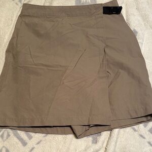 Woolrich Tan Skort with Buckle Detail size 6